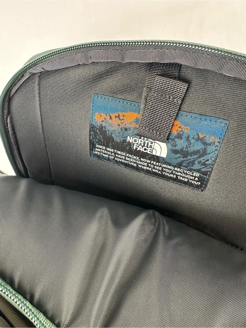 The North Face Borealis Backpack 28L Duck Green/New Taupe Green NWT